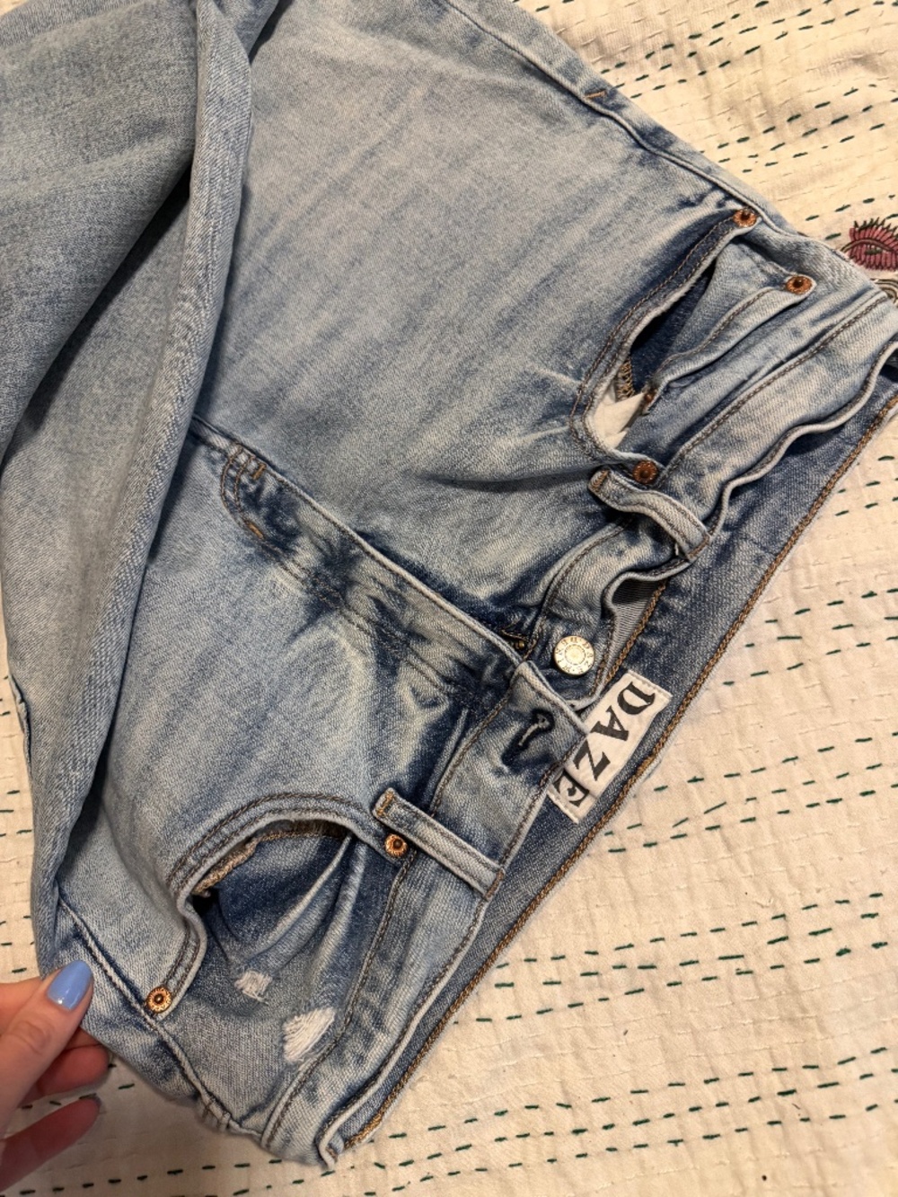 DAZE Denim Jeans Women’s Size 32 Light Wash Wide Leg Raw Hem High Rise